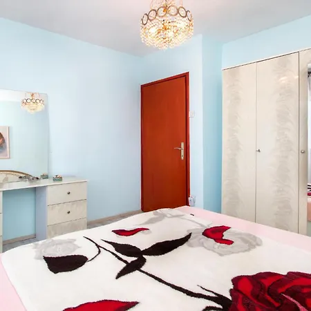 2 Bedroom Lovely In *