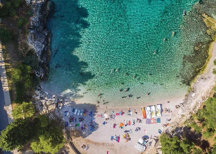 2 Bedroom Lovely In Apartment *