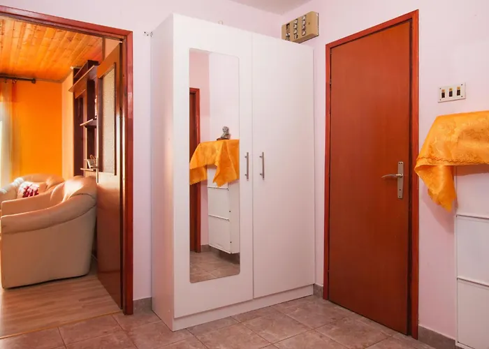 2 Bedroom Lovely In Pula